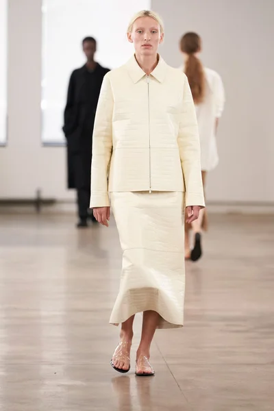 Look 23